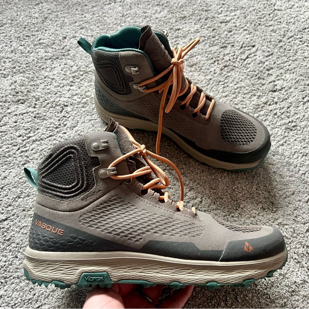 Vasque Women's Size 9 Breeze LT NTX Waterproof Hiking Mid Boot Sneakers